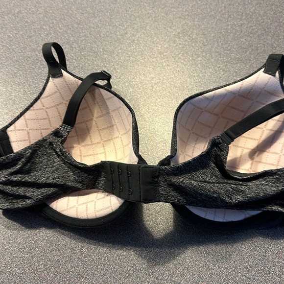 Victorias Secret Bra - Picture 2 of 3